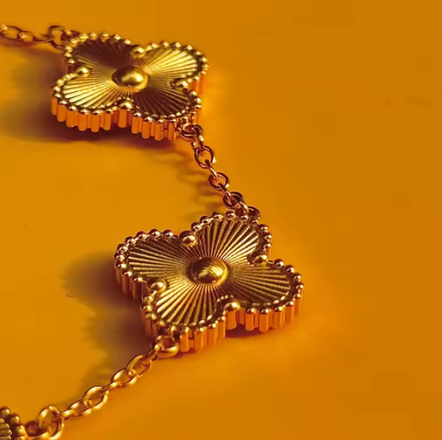 Bracelet en Acier Inoxydable - Fleurs Élégantes