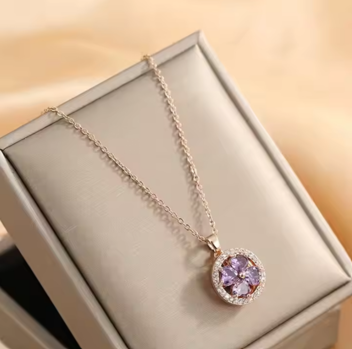 Collier en Acier Inoxydable - Fleur Violette