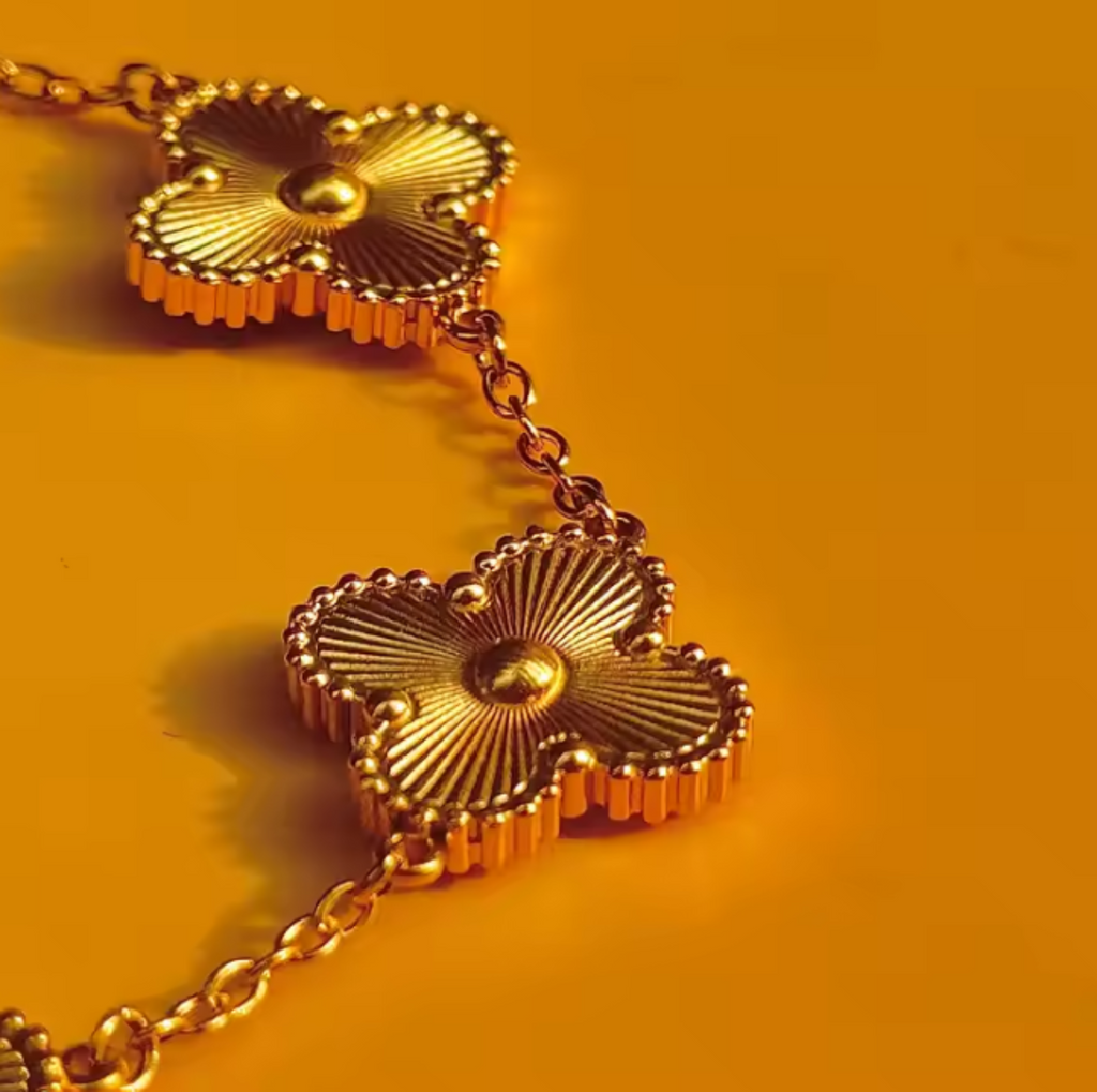 Bracelet en Acier Inoxydable - Fleurs Élégantes
