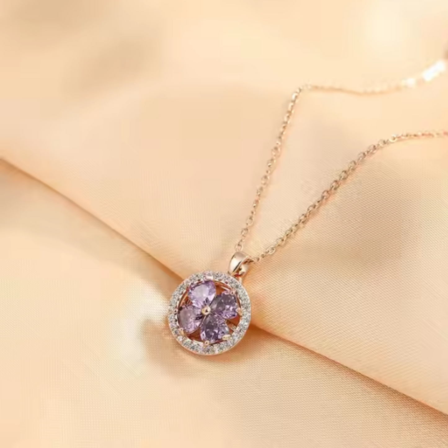 Collier en Acier Inoxydable - Fleur Violette