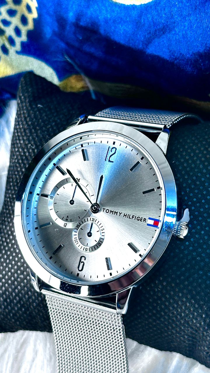 Tom01 Montre inspirée