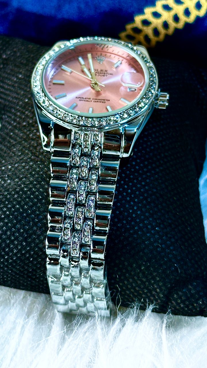 R0O1 Montre inspirée
