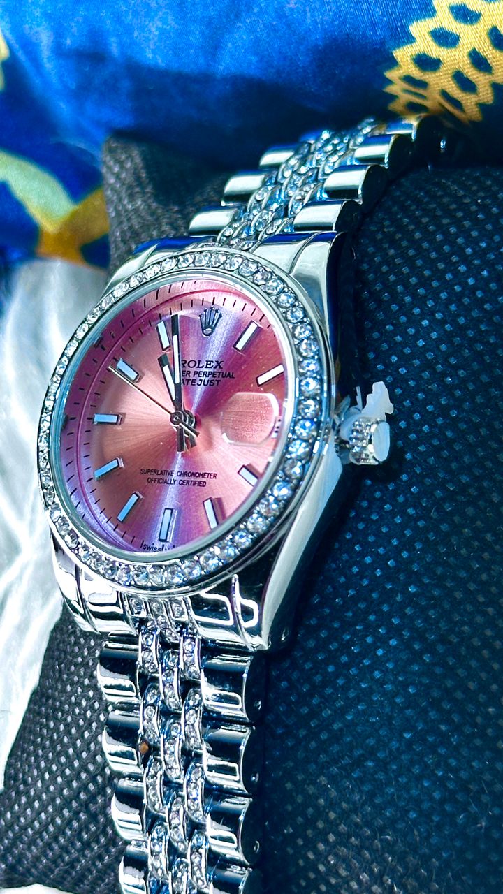 R0O1 Montre inspirée
