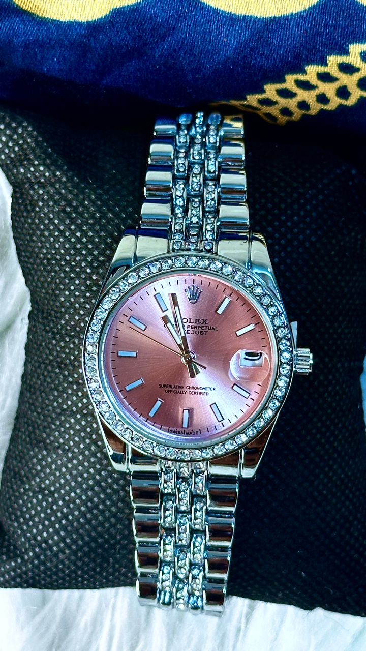 R0O1 Montre inspirée